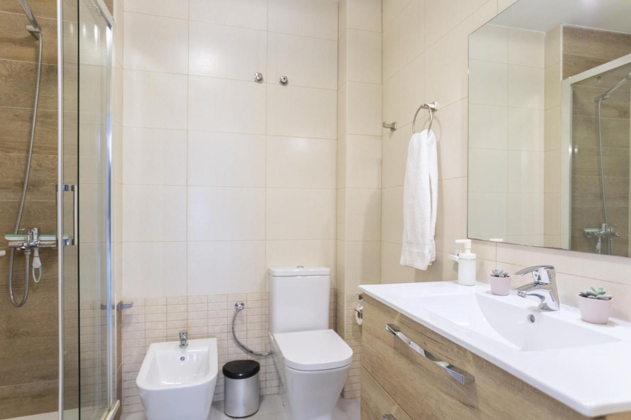 Rentcostadelsol Malagueta Arenal マラガ エクステリア 写真