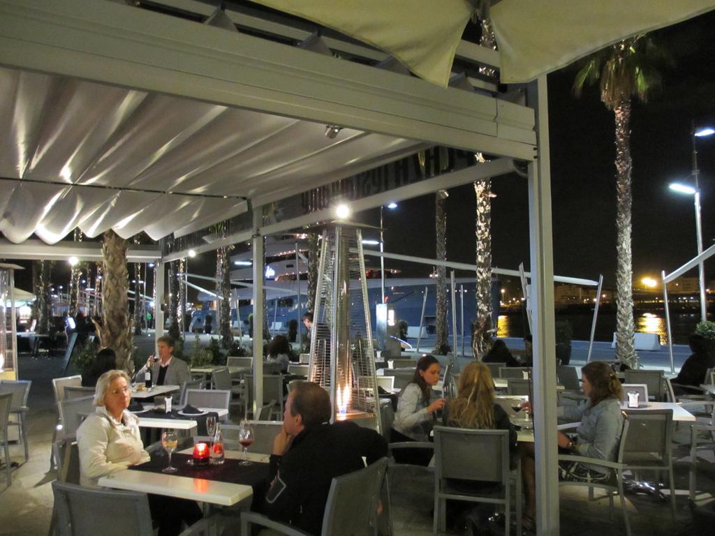 Rentcostadelsol Malagueta Arenal マラガ エクステリア 写真